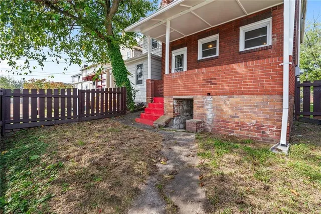 $139,900 | 144 East 20th Avenue, Homestead, PA 15120