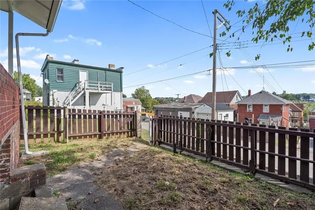 $139,900 | 144 East 20th Avenue, Homestead, PA 15120