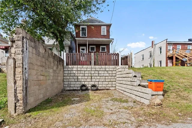 $139,900 | 144 East 20th Avenue, Homestead, PA 15120