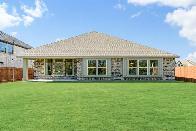 $500,000 | 208 Oakcrest Drive, Justin, TX 76247