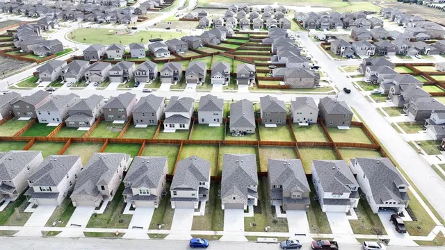 $2,600 | 1008 Clear Dusk Lane, Forney, TX 75126