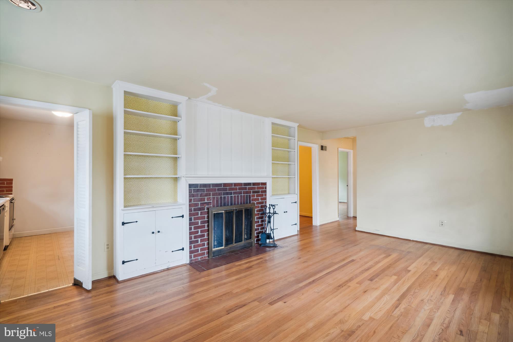 2514 Jennings Road Silver Spring, MD 20902 - Photo 19 of 52 Living Room