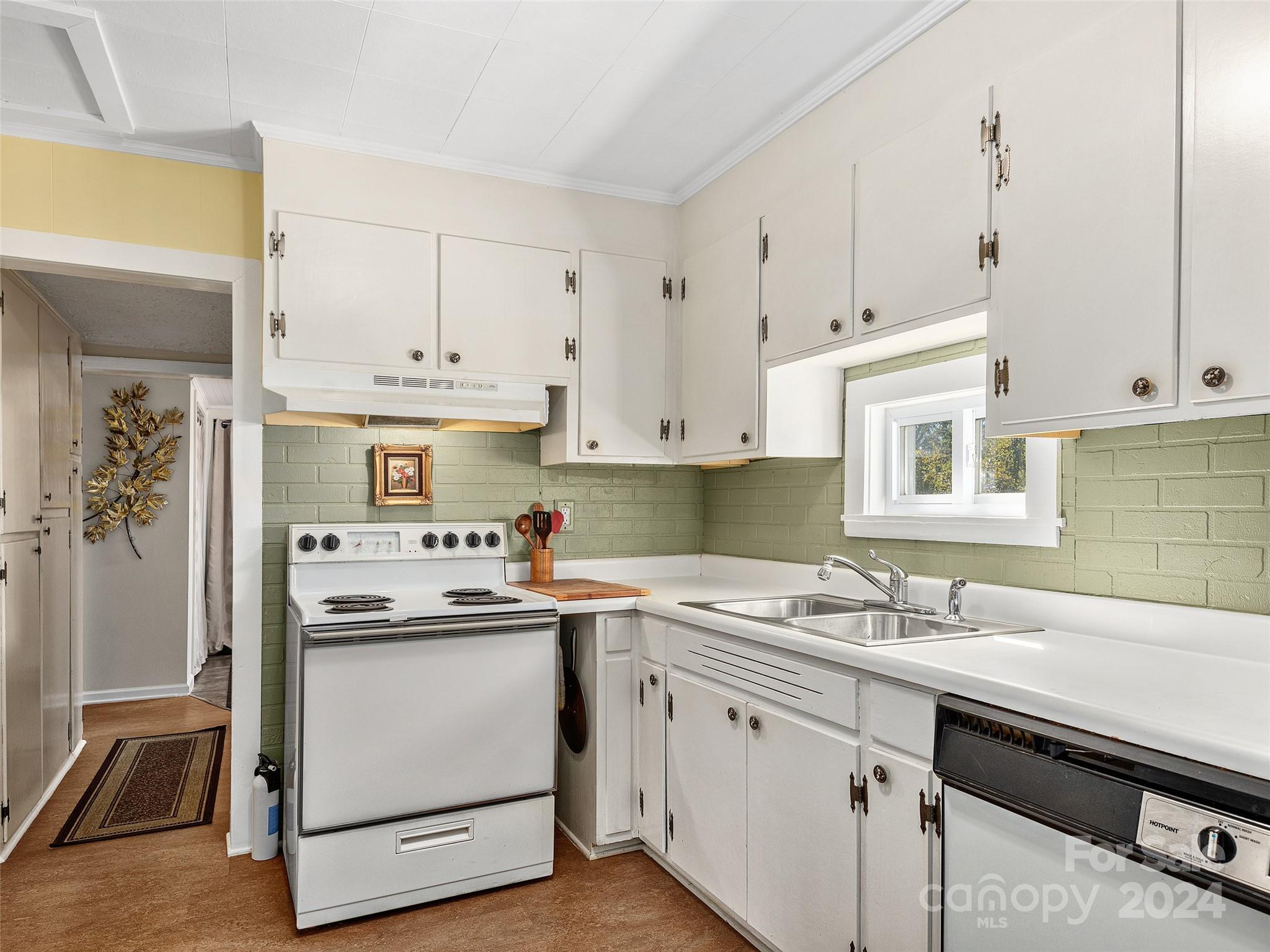32 Church Road Asheville, NC 28804 - Photo 8 of 21 Gallery Image 8