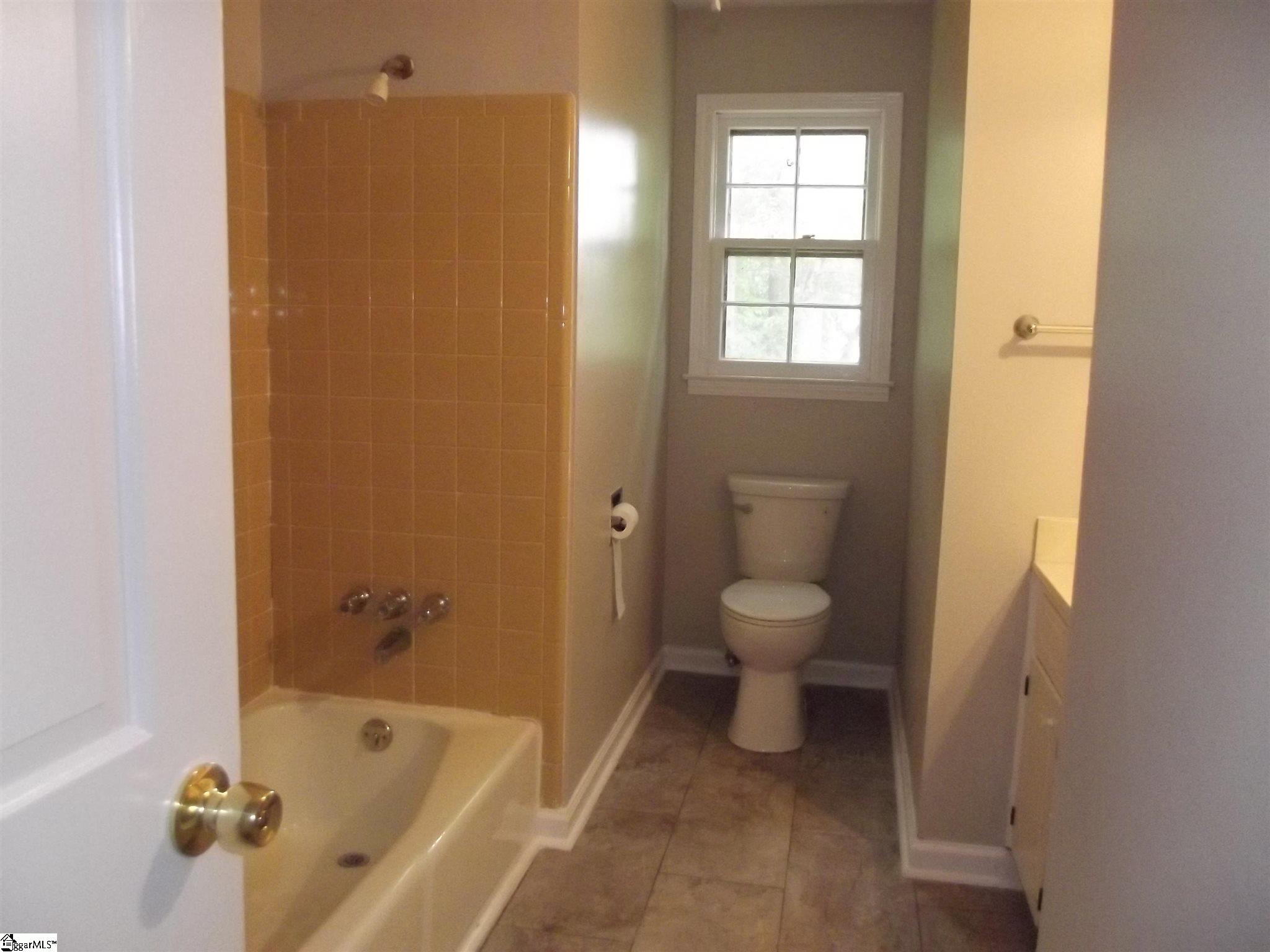309 Cherry Hill Road Greenville, SC 29607 - Photo 13 of 36 Gallery Image 13