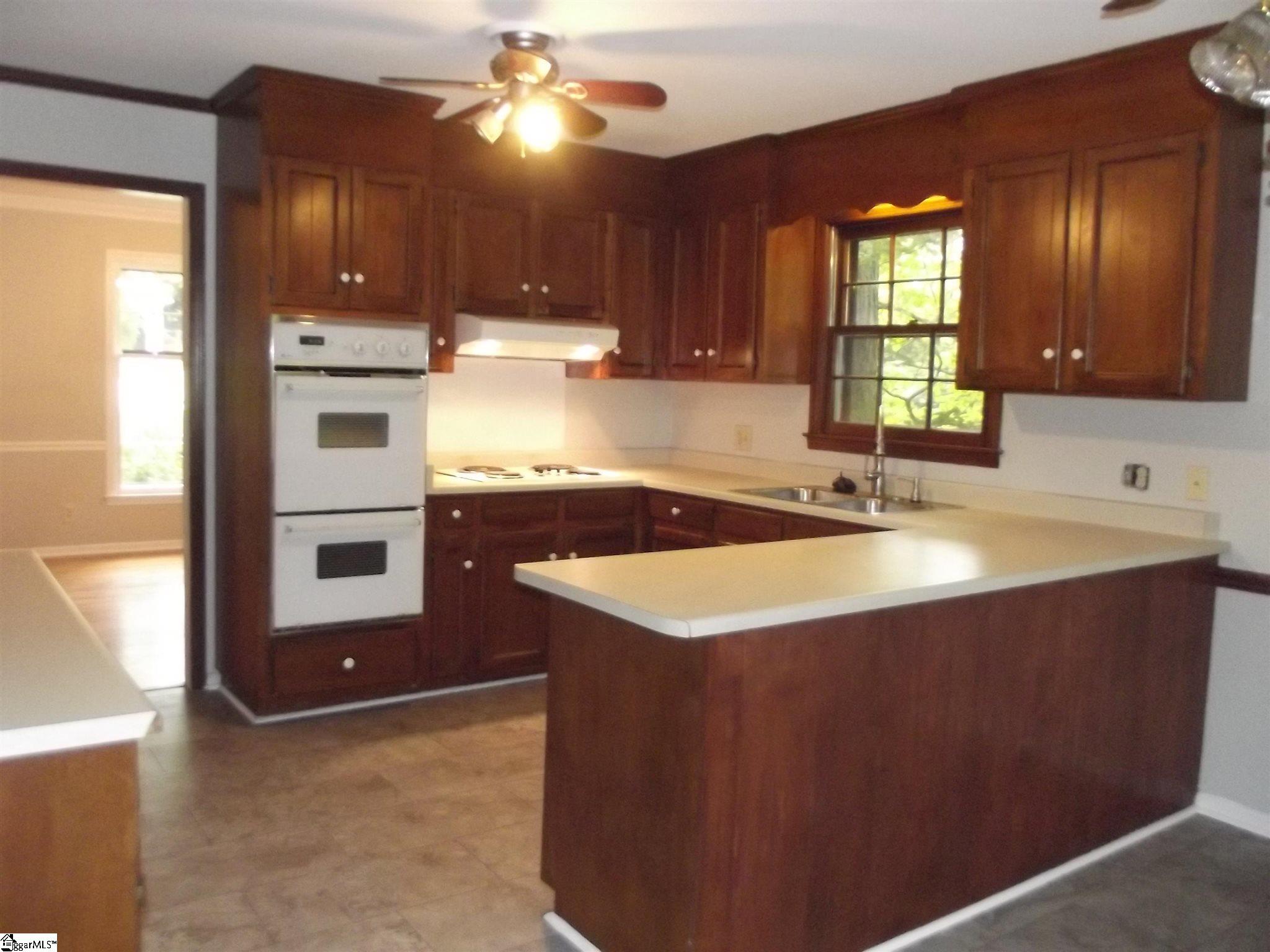 309 Cherry Hill Road Greenville, SC 29607 - Photo 9 of 36 Gallery Image 9
