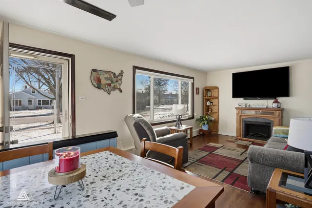 $257,999 | 10816 Princess Avenue, Chicago Ridge, IL 60415