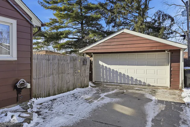 $257,999 | 10816 Princess Avenue, Chicago Ridge, IL 60415