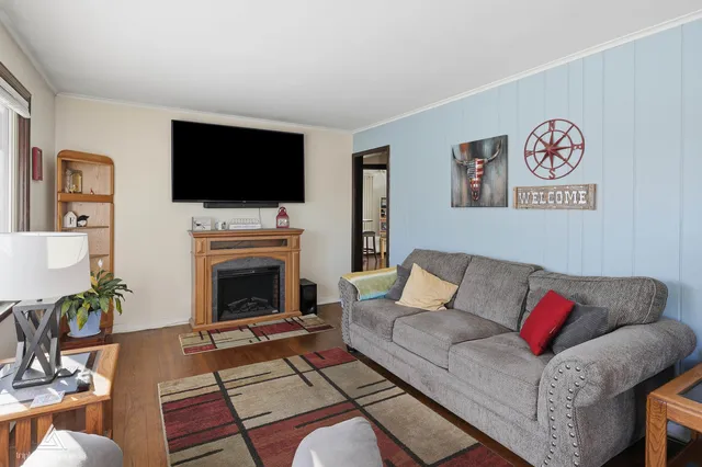 $257,999 | 10816 Princess Avenue, Chicago Ridge, IL 60415