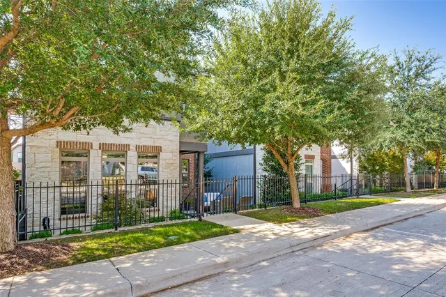 $695,000 | 7153 Copperleaf Drive, Dallas, TX 75231