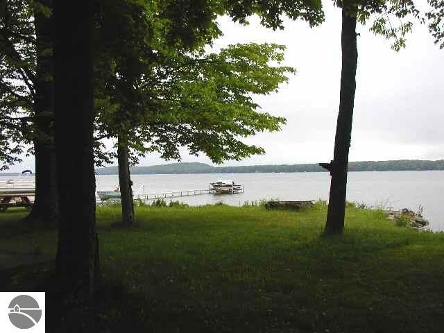 8470 Bay Point Road Beulah, MI 49617 - Photo 10 of 13 1705714-9.JPG