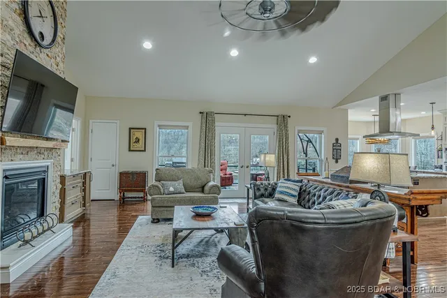 $1,899,000 | 353 Wedge Wood Drive, Camdenton, MO 65020