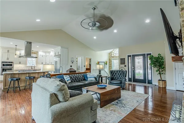 $1,899,000 | 353 Wedge Wood Drive, Camdenton, MO 65020