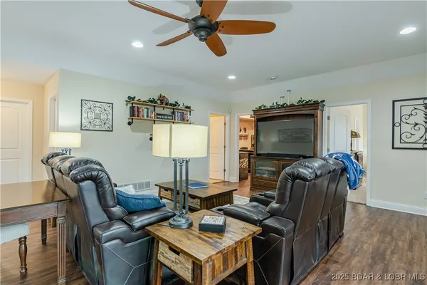 $1,899,000 | 353 Wedge Wood Drive, Camdenton, MO 65020