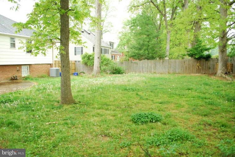 1904 Old Stage Road Alexandria, VA 22308 - Photo 20 of 21 a view of a back yard