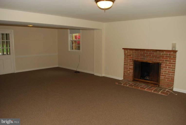 1904 Old Stage Road Alexandria, VA 22308 - Photo 8 of 21 a view of empty room with fireplace
