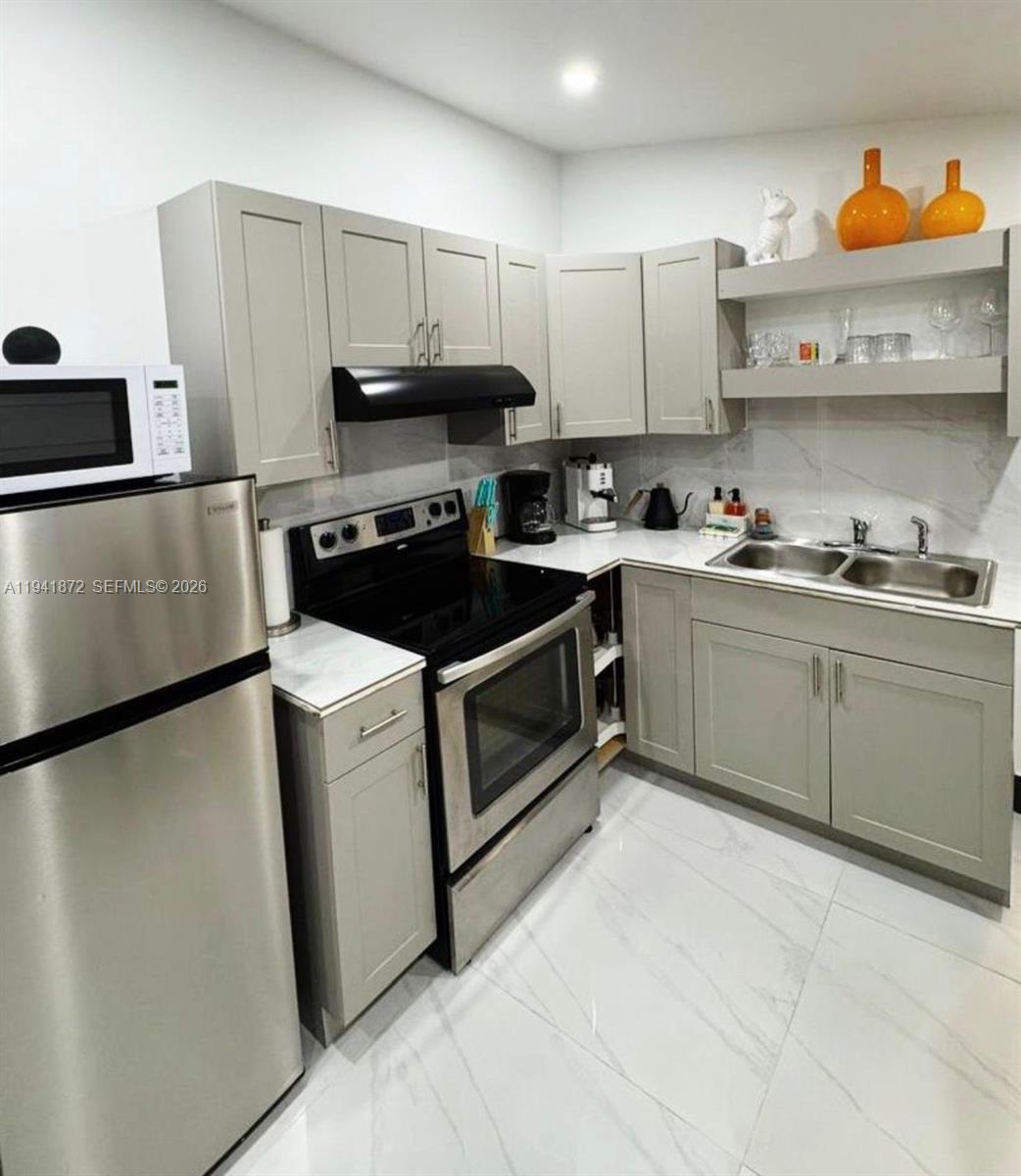 2915 Northwest 68th Street Miami, FL 33147 - Photo 26 of 43