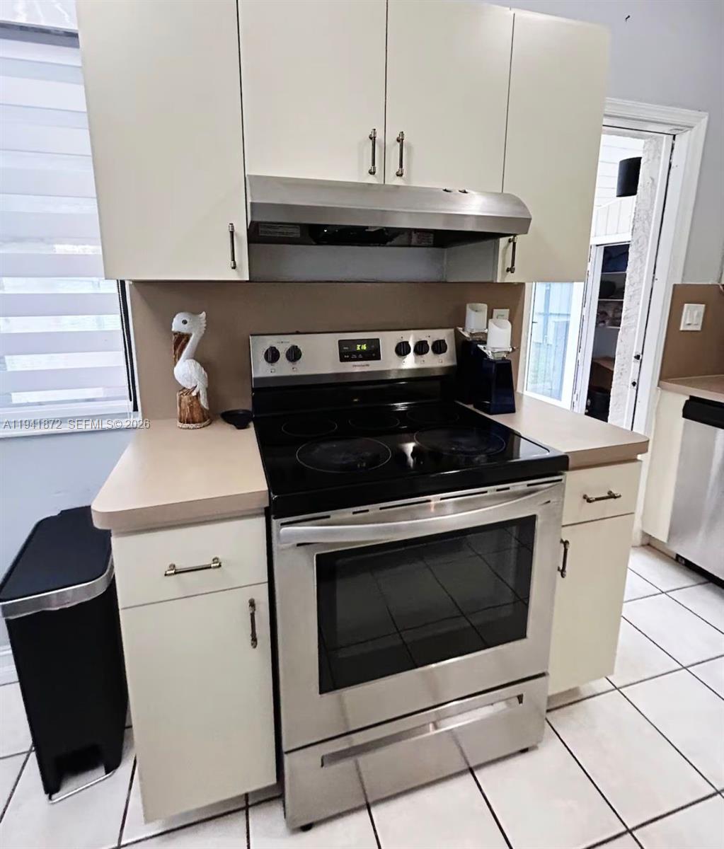 2915 Northwest 68th Street Miami, FL 33147 - Photo 31 of 43