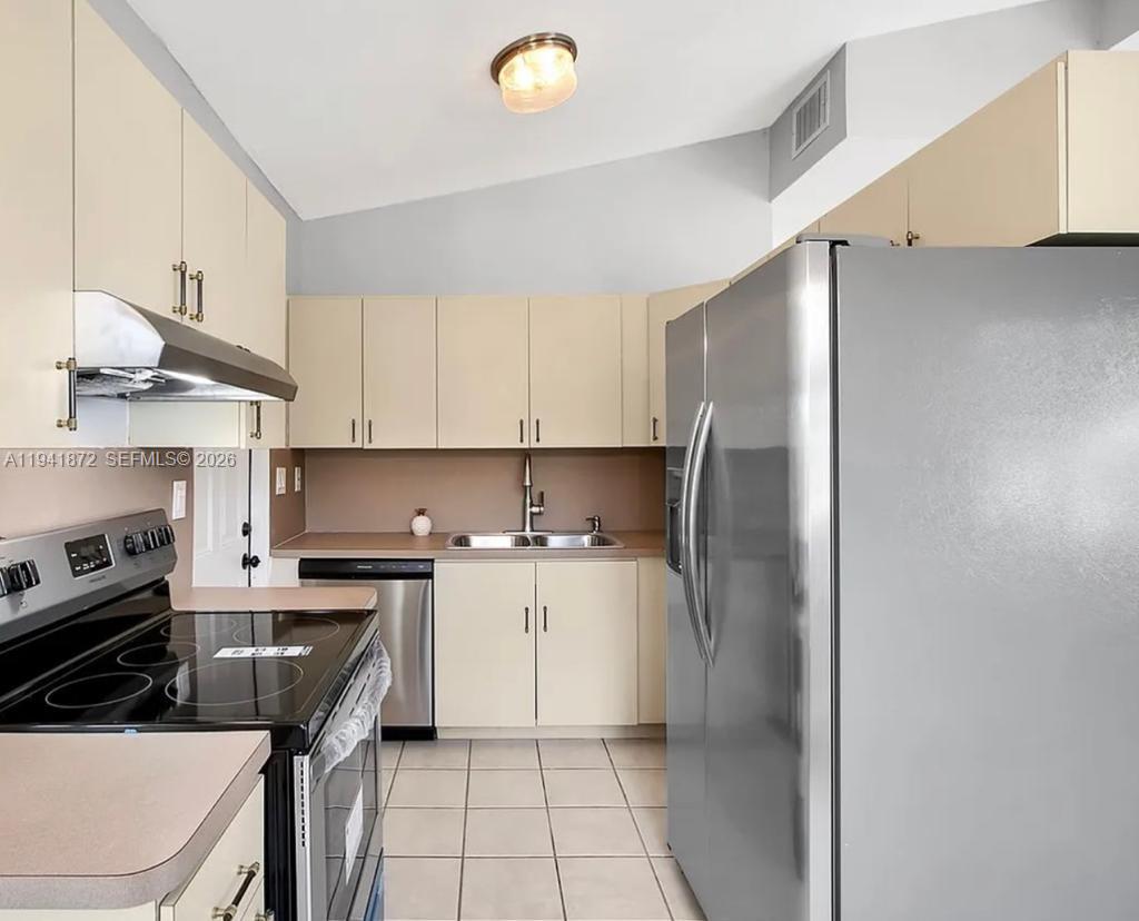 2915 Northwest 68th Street Miami, FL 33147 - Photo 6 of 43