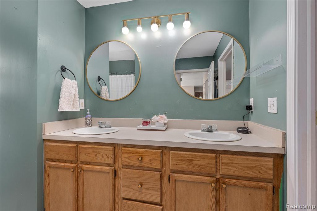 317 Prospect Street Pontiac, MI 48341 - Photo 16 of 24