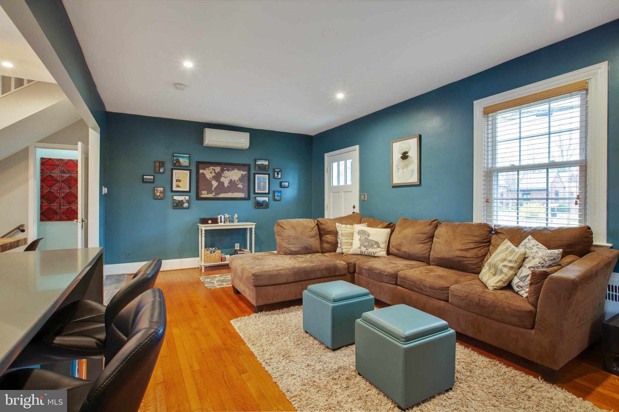 9200 Flower Avenue Silver Spring, MD 20901 - Photo 11 of 35 Living Room