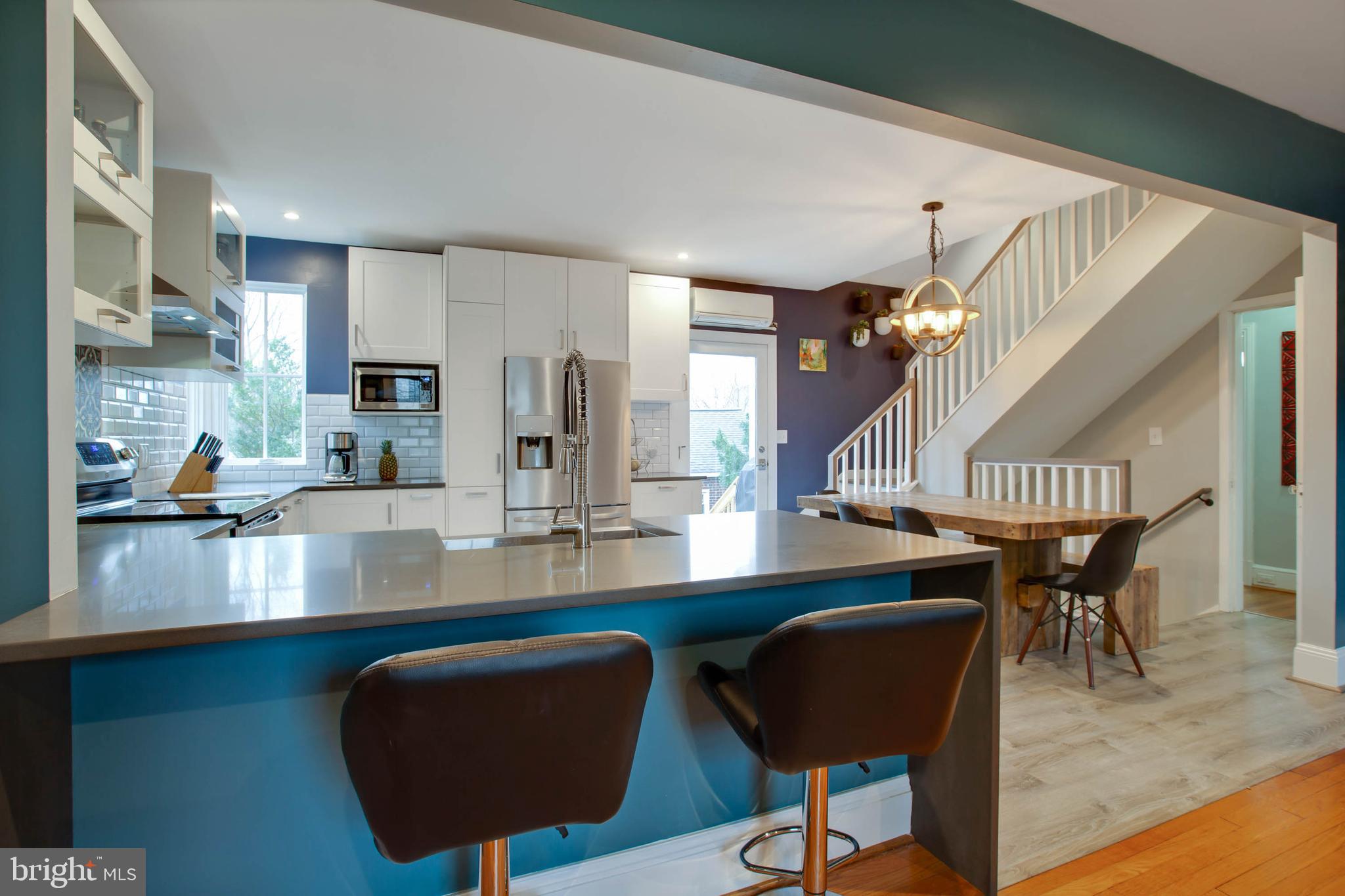 9200 Flower Avenue Silver Spring, MD 20901 - Photo 9 of 35 Kitchen with Breakfast bar