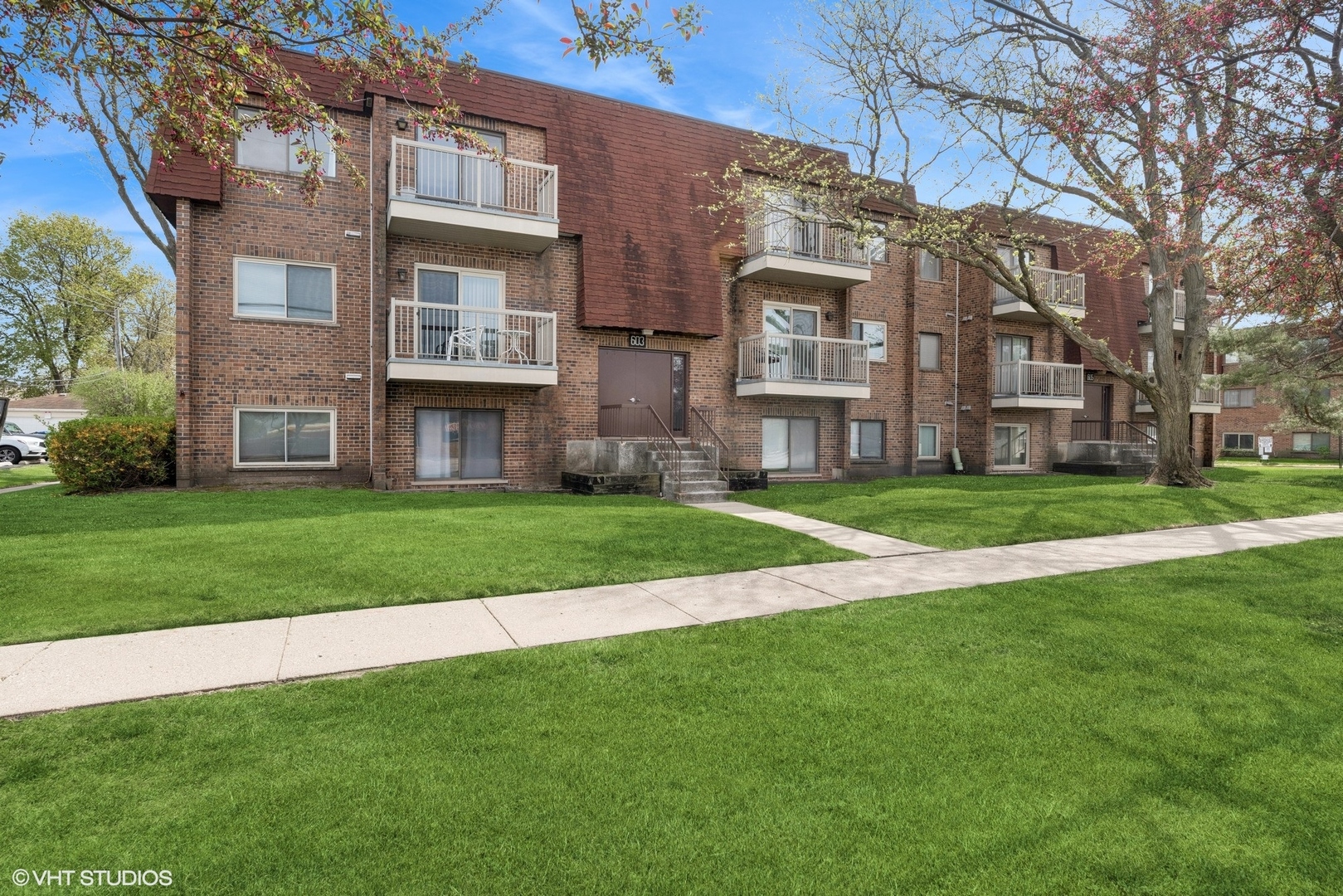 603 West Central Road, Unit C5 Mount Prospect, IL 60056 - Photo 1 of 15