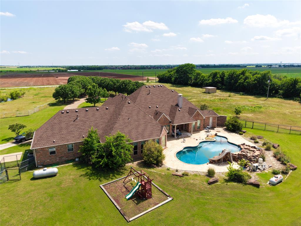 2300 Berend Road Pilot Point, TX 76258 - Photo 2 of 26