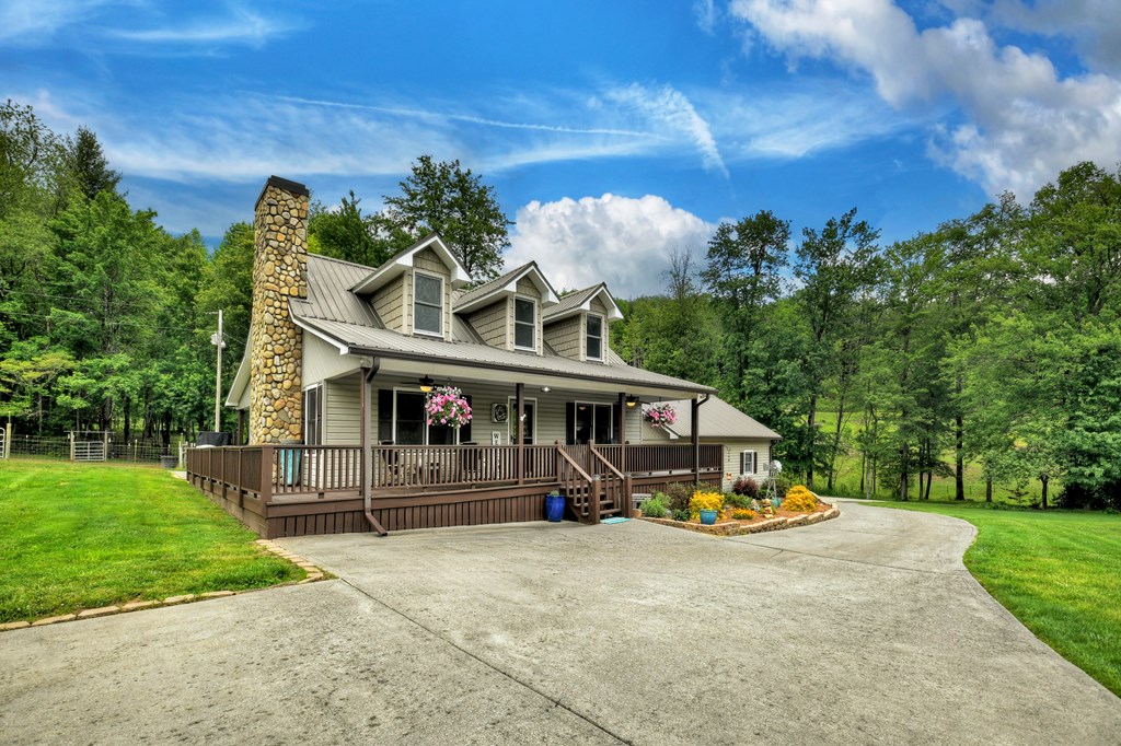 1956 Devils Den Road Epworth, GA 30541 - Photo 2 of 84