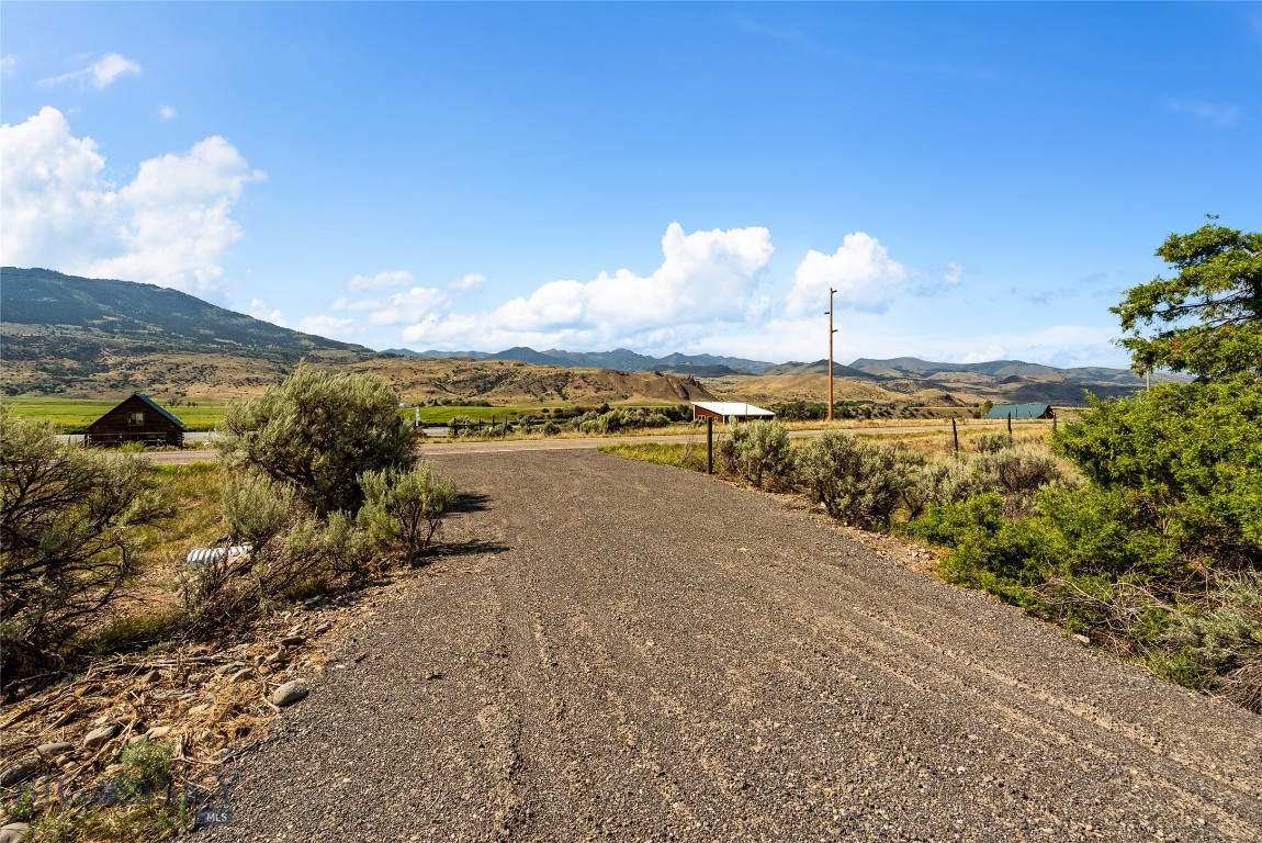218 East River Road Emigrant, MT 59027 - Photo 7 of 28 Gallery Image 7