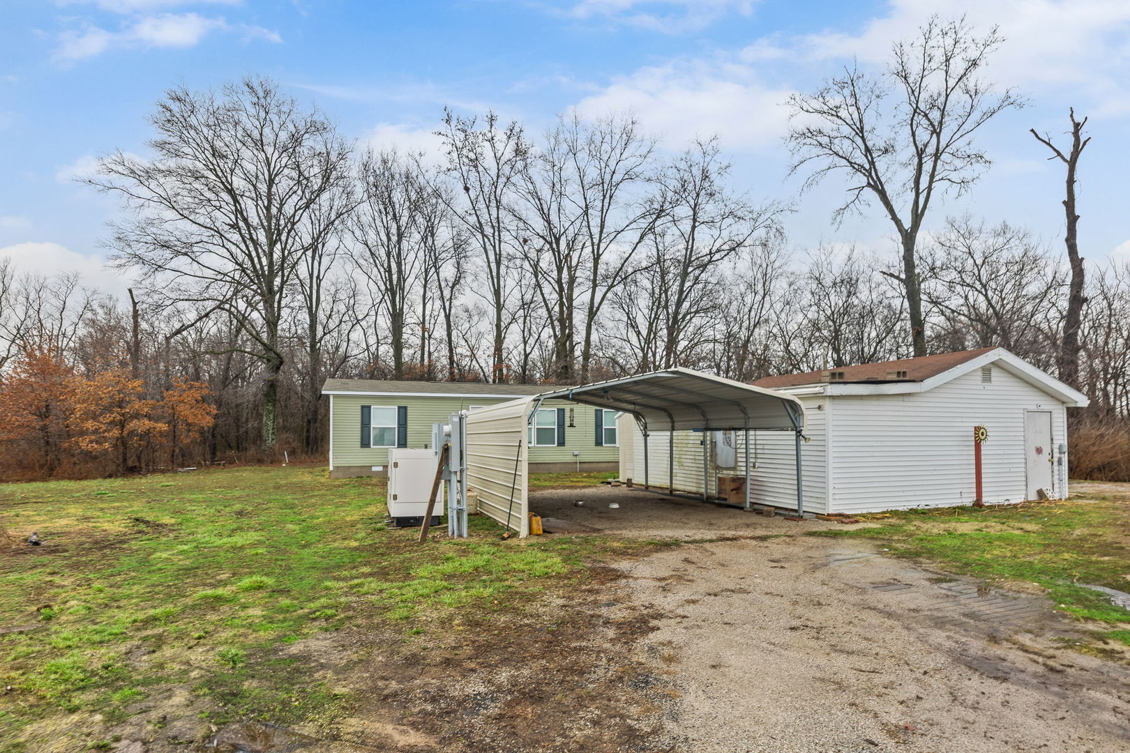 20100 Diamond Springs Road Carlyle, IL 62231 - Photo 2 of 41