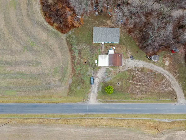 $165,000 | 20100 Diamond Springs Road, Carlyle, IL 62231