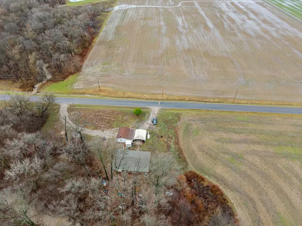 $165,000 | 20100 Diamond Springs Road, Carlyle, IL 62231