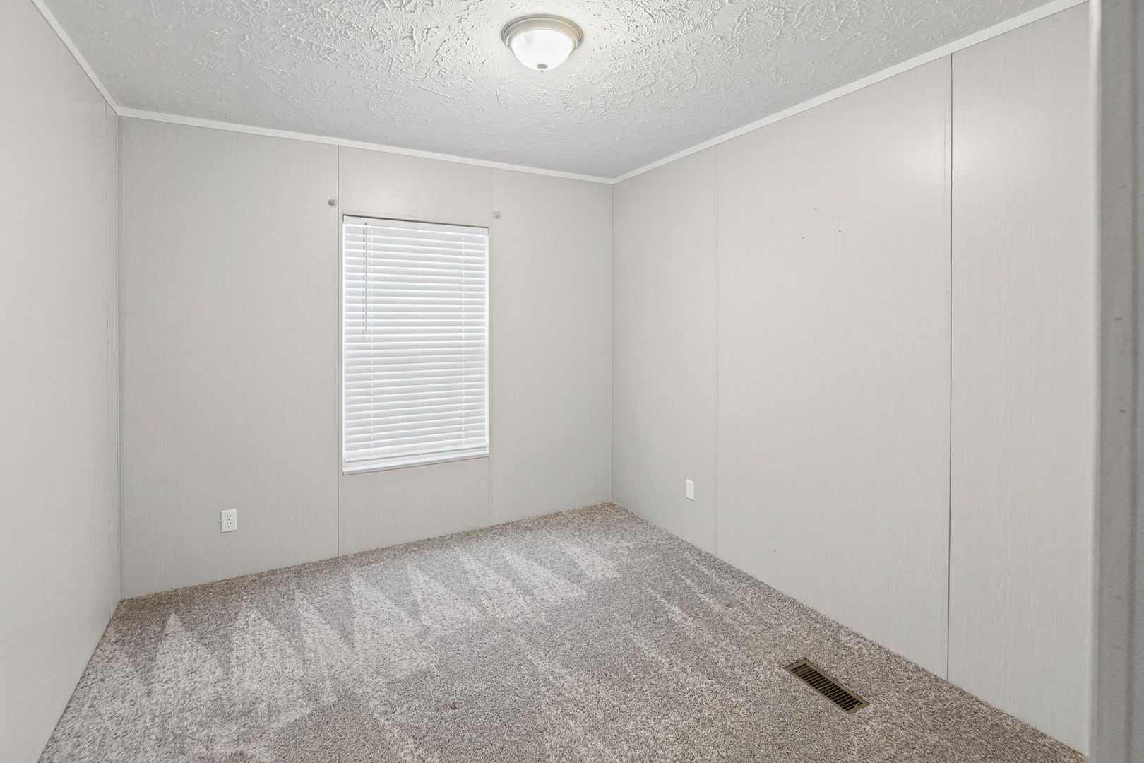 20100 Diamond Springs Road Carlyle, IL 62231 - Photo 9 of 41