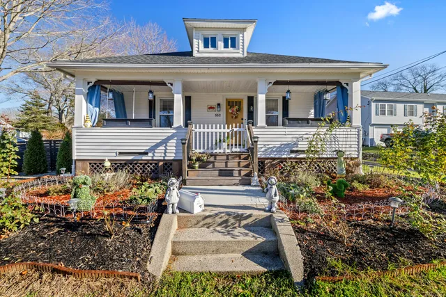 $385,000 | 552 Laurel Hill Road, Norwich, CT 06360