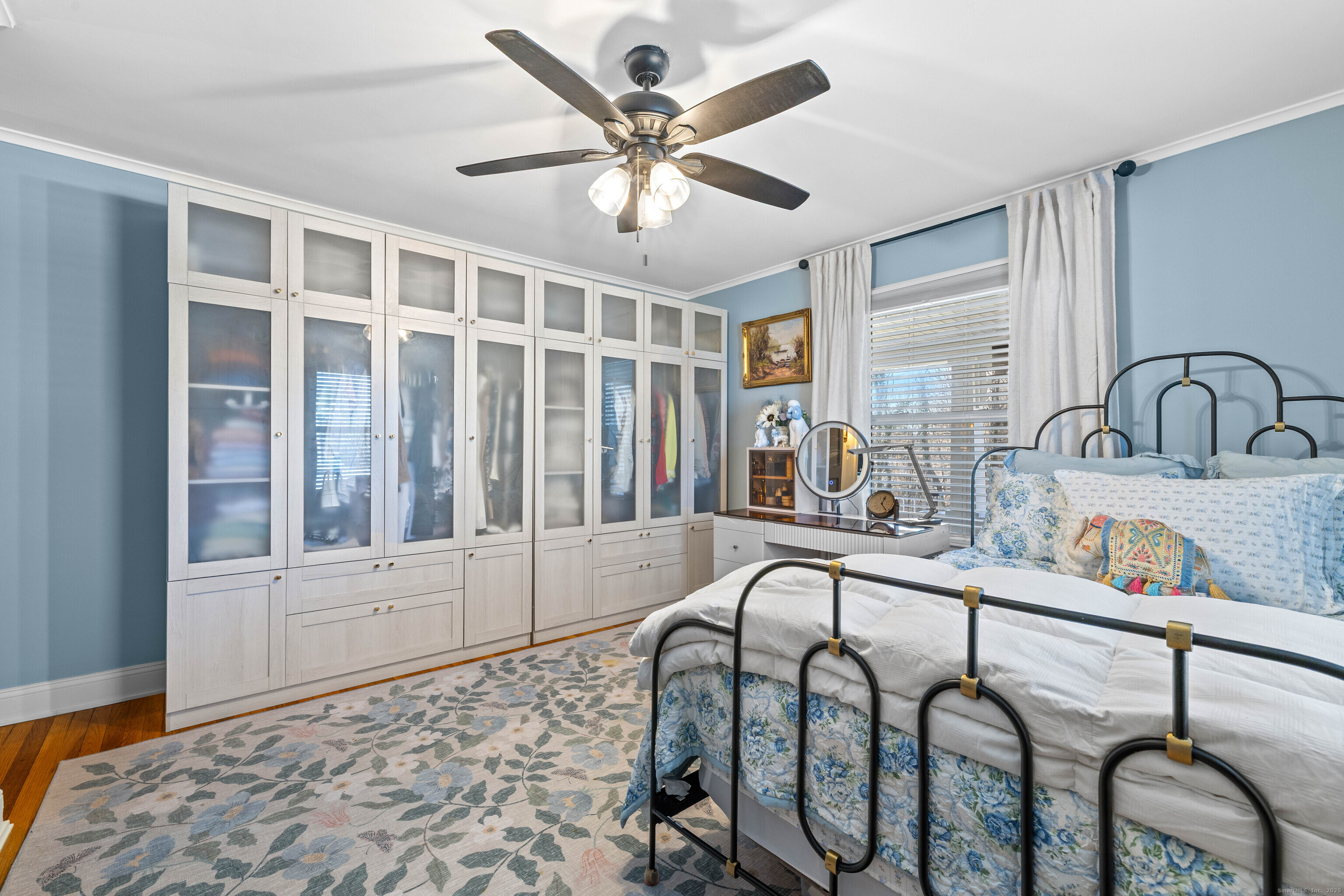 552 Laurel Hill Road Norwich, CT 06360 - Photo 27 of 40 a view of a livingroom with furniture