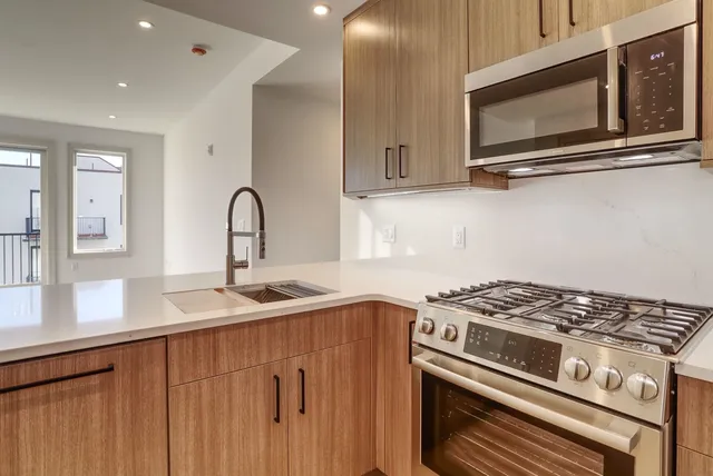 $806,060 | 921 Madison Street, Unit 503, Hoboken, NJ 07030