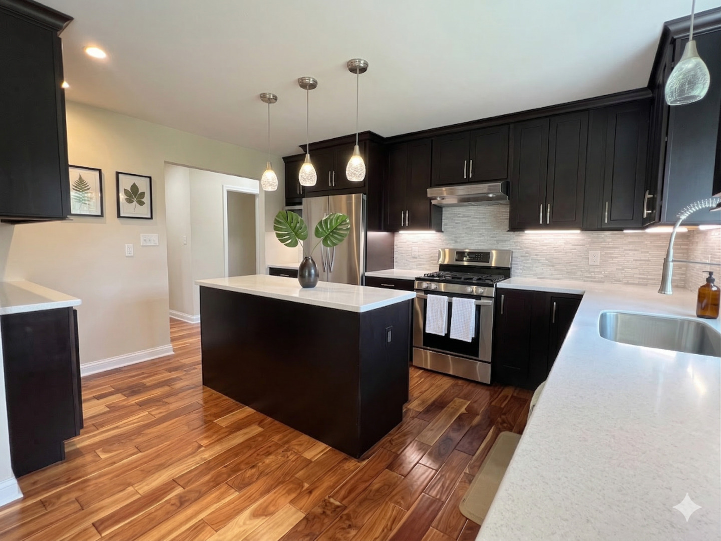 613 Silver Glen Road McHenry, IL 60050 - Photo 4 of 33