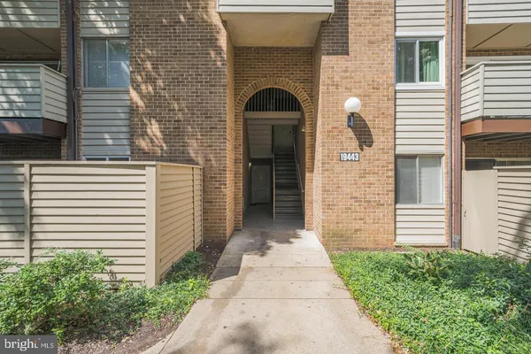 $2,000 | 19443 Brassie Place, Unit 19443, Montgomery Village, MD 20886