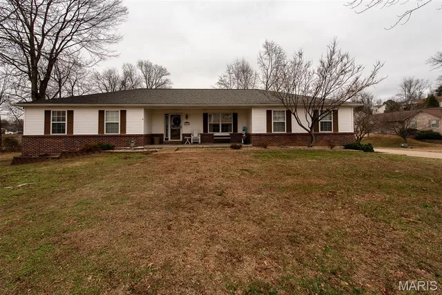 $350,000 | 2006 Clark Drive, Washington, MO 63090