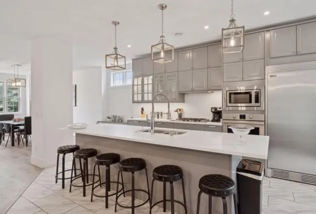 $8,995 | 1032 Gardner Street East, Wayzata, MN 55391