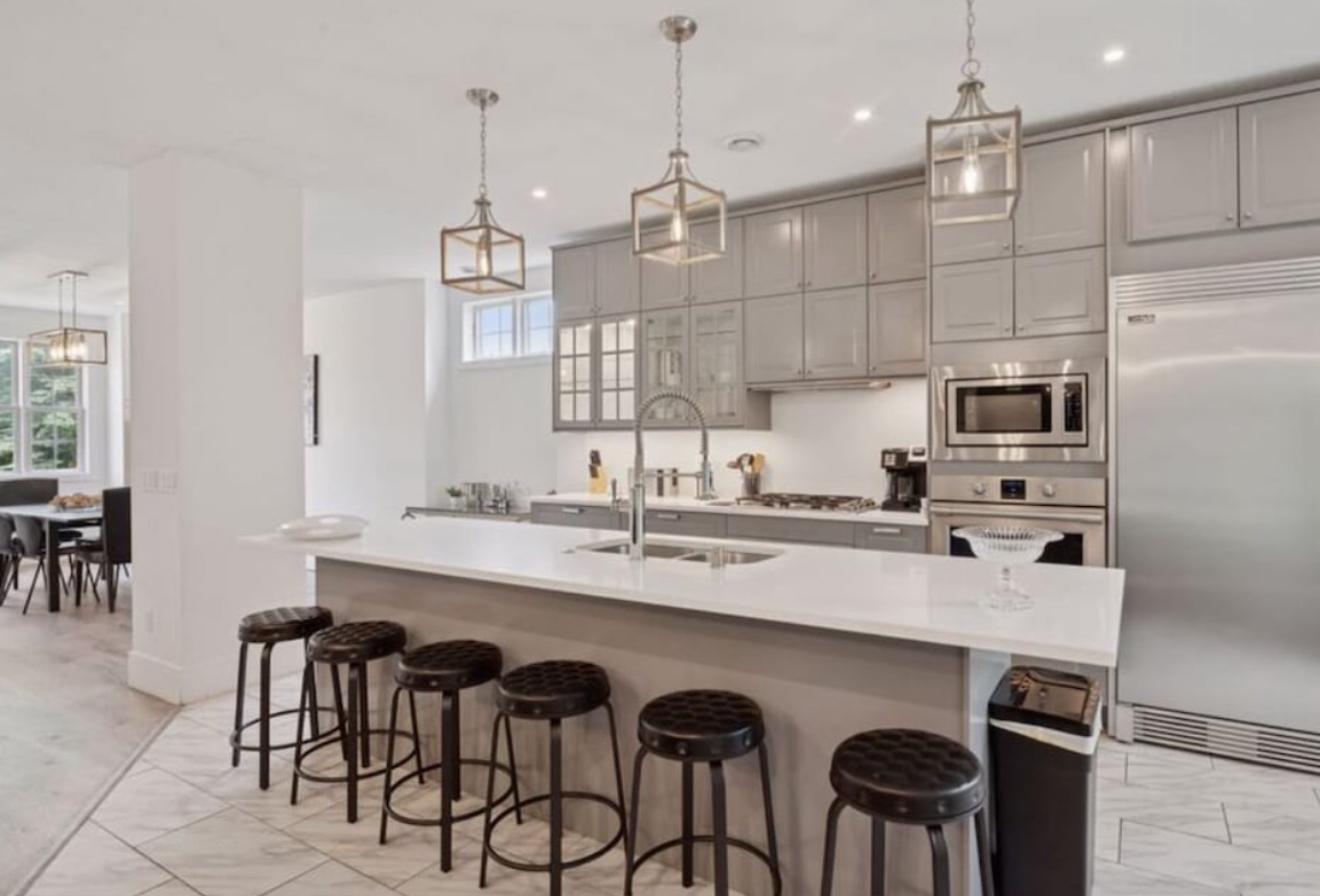 1032 Gardner Street East Wayzata, MN 55391 - Photo 4 of 8