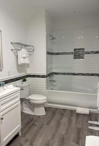 $8,995 | 1032 Gardner Street East, Wayzata, MN 55391