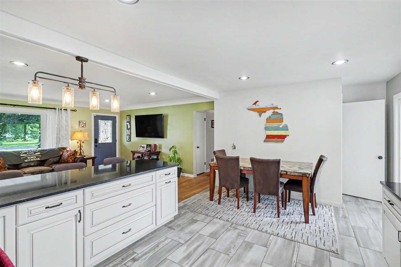 1025 Clausen Avenue Three Rivers, MI 49093 - Photo 8 of 27 Gallery Image 8