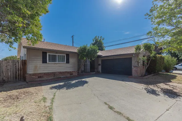 $388,000 | 4901 McGlashan Street, Sacramento, CA 95820