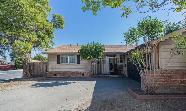 $388,000 | 4901 McGlashan Street, Sacramento, CA 95820