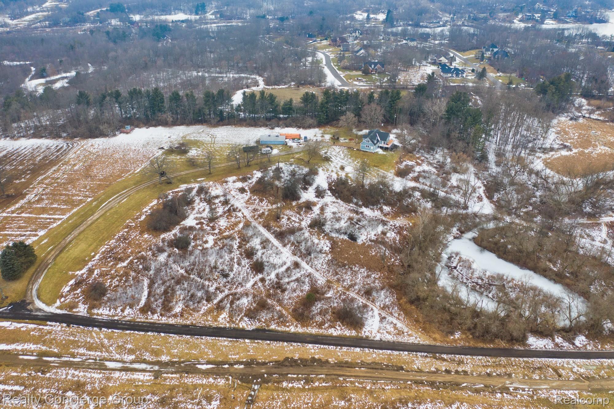 9142 Faussett Road Fenton, MI 48430 - Photo 27 of 34 Faucet drone-4.jpg