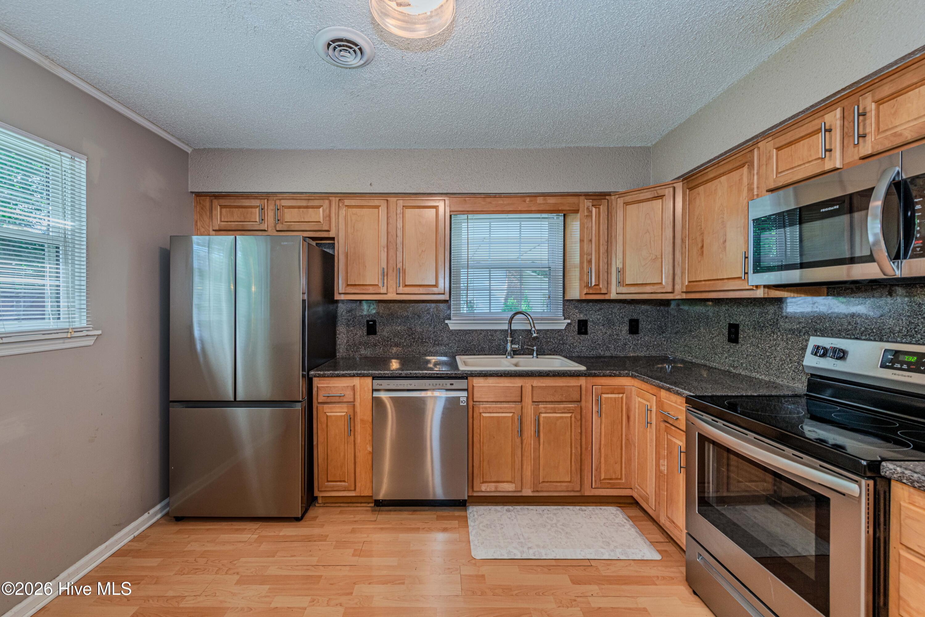 800 Mill River Road Jacksonville, NC 28540 - Photo 11 of 60 Kitchen