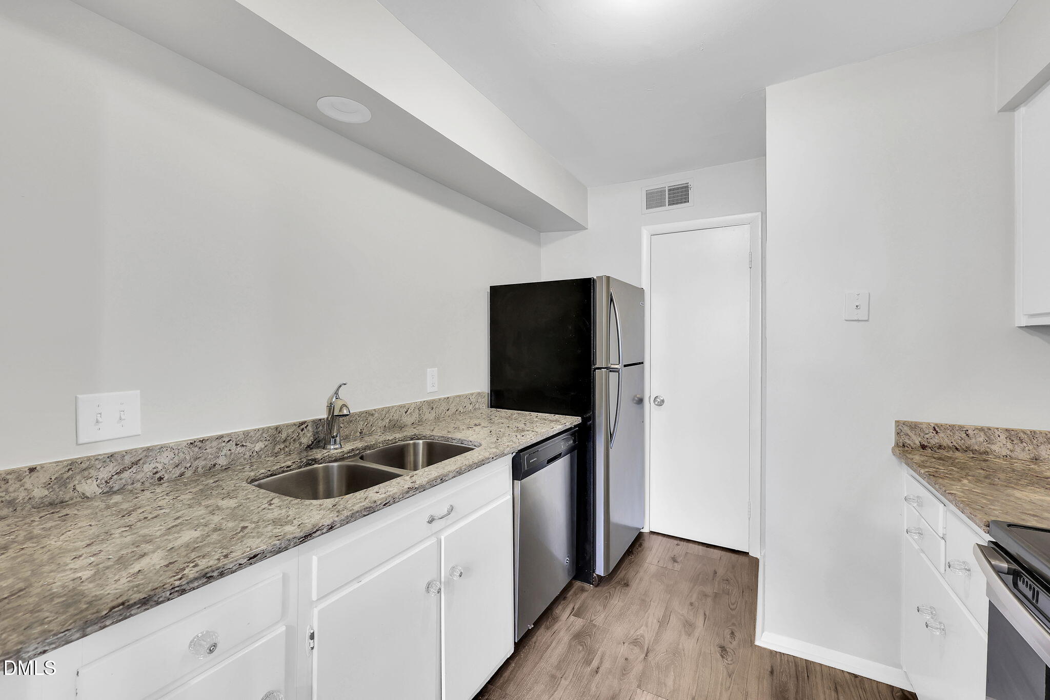 1205 Schaub Drive Raleigh, NC 27606 - Photo 7 of 20 7-web-or-mls-9L1A2660