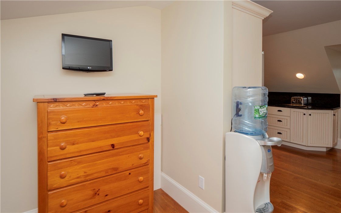 58 Ridge Road Newport, RI 02840 - Photo 27 of 47