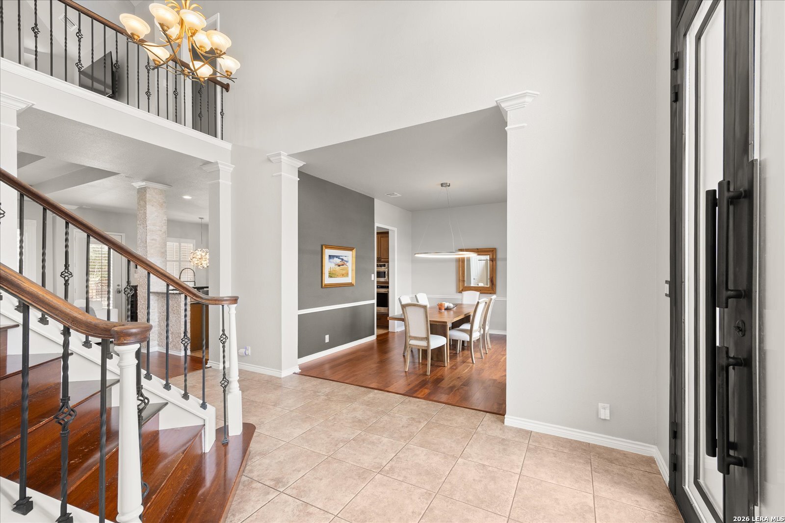8718 Timberland Trail Fair Oaks Ranch, TX 78015 - Photo 8 of 50 a view of a livingroom with furniture and a dining room view